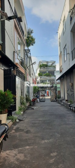 Bán gấp nhà trệt 2lầu đường 5 linh xuân thủ đức Lh :0909428959.